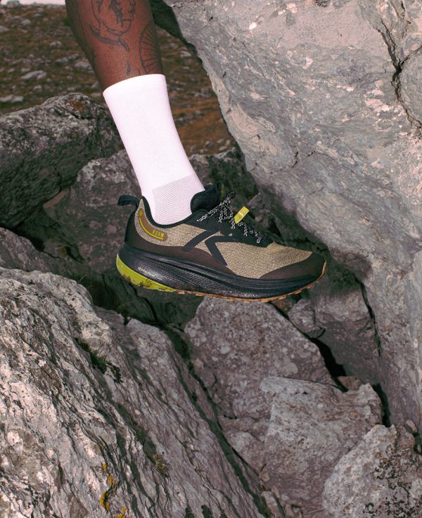 Men's Roam Trail Running Shoe | Dark Olive/Golden Cypress